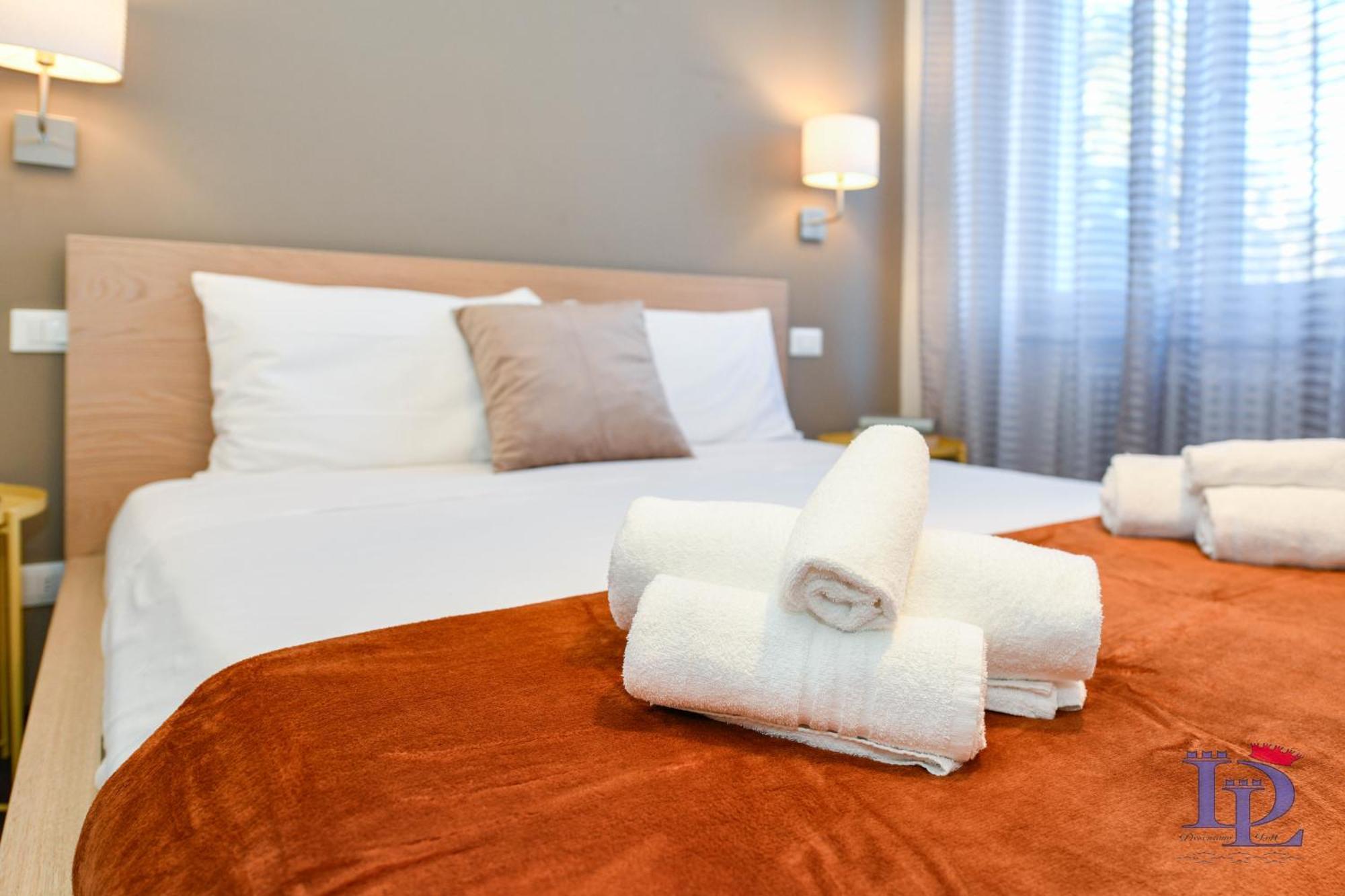 Desenzanoloft Official Partner Marriott Homes & Villas - A Casa Di Sara Family Apartment With Private Parking Desenzano del Garda Exterior foto
